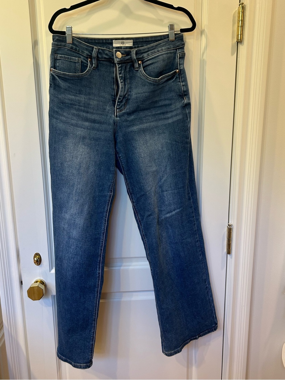 RFM Classic High-Rise Women’s Jeans in Medium Blue
